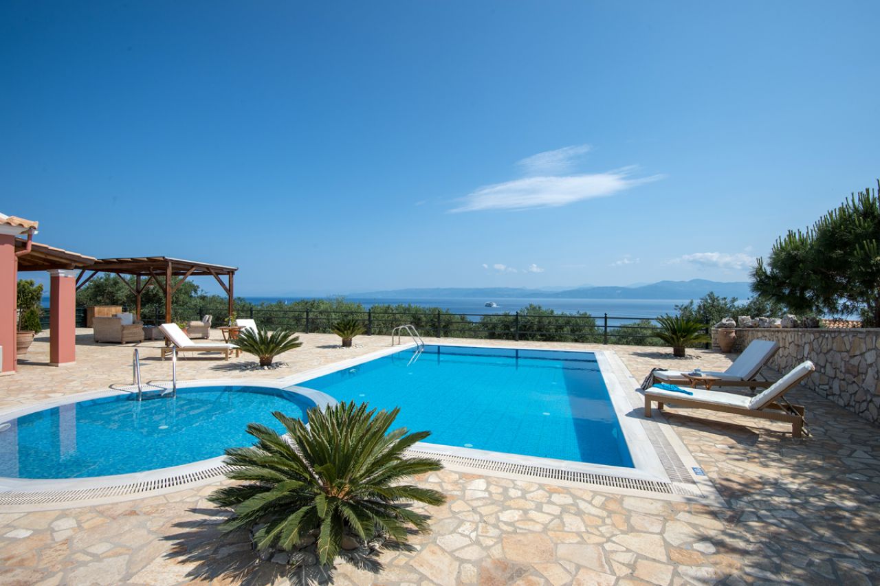 EXCLUSIVE VILLAS
